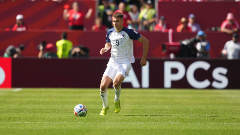 June 12 2026: Samed Bazdar (Bosnia And Herzegovina)  controls the ball during Canada and Bosnia and Herzegovina, FIFA World Cup 2026, at Toronto Stadium in Toronto, Canada. Kim Price/CSM/Sipa USA (Credit Image: © Kim Price/Cal Sport Media/Sipa USA)
2026.06.12 Toronto
pilka nozna , mistrzostwa swiata , mundial 2026
Kanada - Bosnia i Hercegowina
Foto Cal Sport Media/SIPA USA/PressFocus

!!! POLAND ONLY !!!
