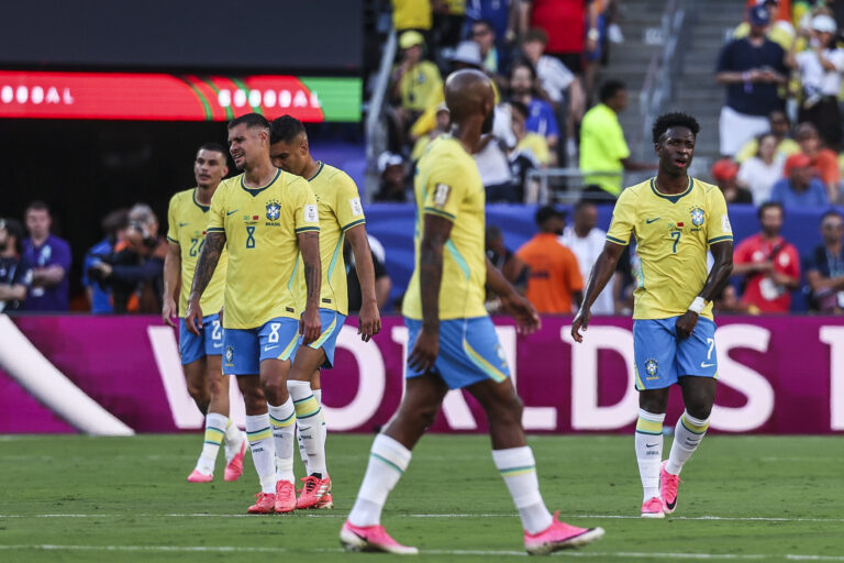 Bruno GUIMARAES and VINICIUS JR of Brazil looks dejected during the FIFA World Cup 2026, Group C match between Brazil v Morocco at MetLife Stadium on June 14, 2026 in East Rutherford, New Jersey. (Photo by Johnny Fidelin/Icon Sport/Sipa USA)
2026.06.13 New Jersey
pilka nozna mistrzostwa swiata
Brazylia - Maroko
Foto Icon Sport/SIPA USA/PressFocus

!!! POLAND ONLY !!!