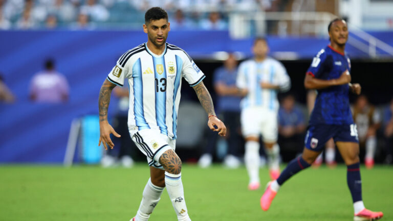 FIFA World Cup, WM, Weltmeisterschaft, Fussball 2026: Argentina v Cape Verde MIAMI, USA - 3rd July 2026: Christian Romero of Argentina in action during the FIFA World Cup 2026 Round of 32 match between Argentina and Cape Verde at Miami Stadium Miami Miami Stadium United States of America Copyright: xCraigxMercerx/xPeakxActionxPhotosx
2026.07.04 Miami
pilka nozna mistrzostwa swiata
Argentyna - Republika Zielonego Przyladka

Foto IMAGO/PressFocus

!!! POLAND ONLY !!!