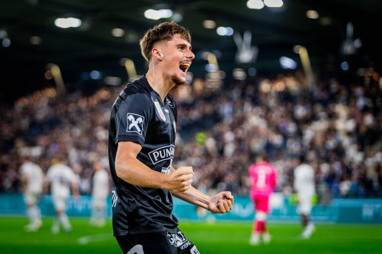 STURM GRAZ - HEARTS Szymon Wlodarczyk of Sturm celebrates a goal a goal during the first leg of second qualifying round of UEFA Champions League football match between Sturm Graz and Heart of Midlothian FC at the Merkur Arena Stadion Graz Liebenau. Graz, Austria, July 21, 2026. Photo by Branislav Racko Copyright: xx _BRR6426
2026.07.21 Graz
pilka nozna , liga mistrzow
Sturm Graz - Heart of Midlothian
Foto IMAGO/PressFocus

!!! POLAND ONLY !!!