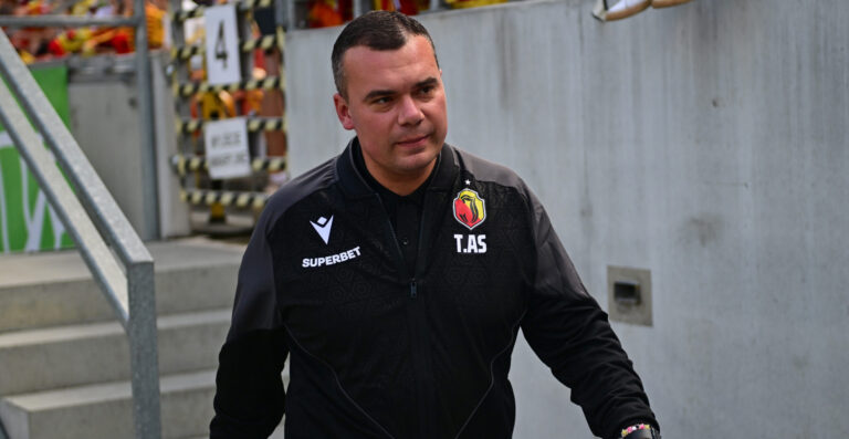 2026.07.25 Bialystok Pilka nozna PKO Ekstraklasa sezon 2026/2027 Mecz 1. kolejki rozgrywek Jagiellonia Bialystok (zolto-czerwone) - Korona Kielce N/z Adrian Siemieniec trener Jagiellonii Bialystok Foto Michal Kosc / PressFocus 
2026.07.25 Bialystok Football Polish PKO Ekstraklasa season 2026/2027 Jagiellonia Bialystok - Korona Kielce Credit Michal Kosc / PressFocus