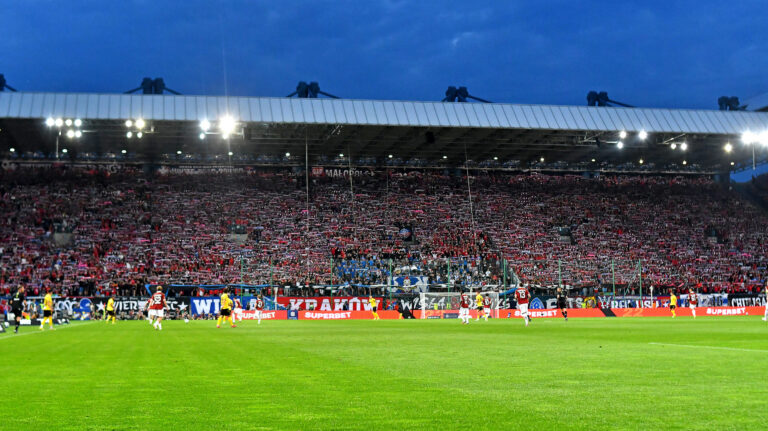 2026.07.26 Krakow
Pilka nozna , PKO BP Ekstraklasa sezon 2026/27
Wisla Krakow - GKS Katowice
N/z Stadion Miejski im. Henryka Reymana, Synerise Arena, kibice na stadionie Wisly, trybuna polnocna, szaliki, szale, barwy
Foto Krzysztof Porebski / PressFocus

2026.07.26 Krakow
Football Polish top league , 2026/2027 season
Wisla Krakow - GKS Katowice
Stadion Miejski im. Henryka Reymana, Synerise Arena, kibice na stadionie Wisly, trybuna polnocna, szaliki, szale, barwy
Credit: Krzysztof Porebski / PressFocus