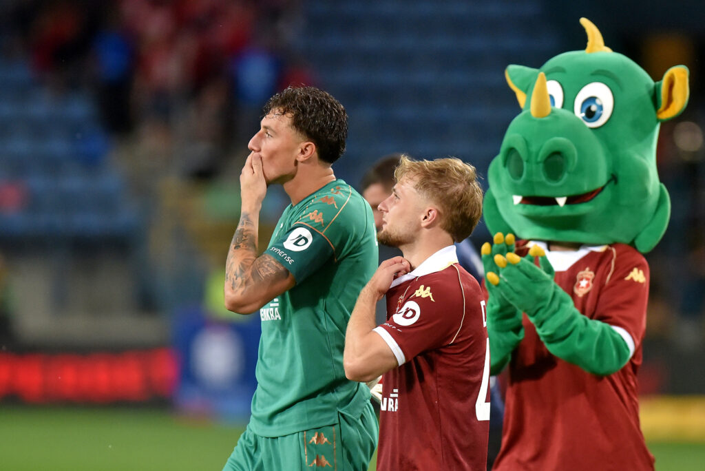 2026.07.26 Krakow
Pilka nozna , PKO BP Ekstraklasa sezon 2026/27
Wisla Krakow - GKS Katowice
N/z Marcel Lubik, Kacper Duda, smok - maskotka
Foto Krzysztof Porebski / PressFocus

2026.07.26 Krakow
Football Polish top league , 2026/2027 season
Wisla Krakow - GKS Katowice
Marcel Lubik, Kacper Duda, smok - maskotka
Credit: Krzysztof Porebski / PressFocus