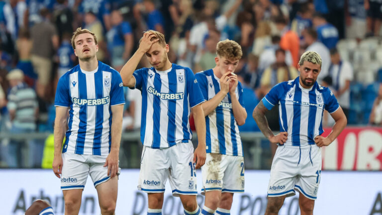 2026.07.29 Poznan
Pilka nozna Liga Mistrzów 2 runda kwalifikacji sezon 2026/2027
Lech Poznan - AGF Aarhus
N/z smutek porazka Daniel Hakans Michal Gurgul Wojciech Monka Allahyar Sayyadmanesh 
Foto Pawel Jaskolka / PressFocus

2026.07.29 Poznan
Football Champions League 2nd qualifying round season 2026/2027
Lech Poznan - AGF Aarhus
Credit: Pawel Jaskolka / PressFocus