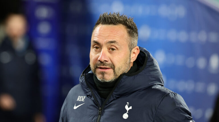 Roberto De Zerbi Head Coach of Tottenham looks on during the Sydney Super Cup Finals match between Chelsea and Tottenham Hotspur at the Accor Stadium, Sydney, Australia on 1 August 2026. Photo by Peter Dovgan.
Editorial use only, license required for commercial use. No use in betting, games or a single club/league/player publications.//UKSPORTSPICS_sipa.15497/Credit:Peter Dovgan/UK Sports Pics/SIPA/2608011451
2026.08.01 Sydney
pilka nozna sparing mecz towarzyski
Chelsea Londyn - Tottenham Hotspur
Foto Peter Dovgan/UK Sports Pics/SIPA/PressFocus

!!! POLAND ONLY !!!