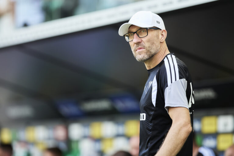 2026.08.02 Warszawa
Pilka Nozna
PKO Ekstraklasa sezon 2026/2027
Legia Warszawa - Zaglebie Lubin
N/z Marek Papszun
Foto Radoslaw Makuch / PressFocus

2026.08.02 Warsaw
Football
Polish PKO Ekstraklasa season 2026/2027
Legia Warszawa - Zaglebie Lubin
Marek Papszun
Credit: Radoslaw Makuch / PressFocus
