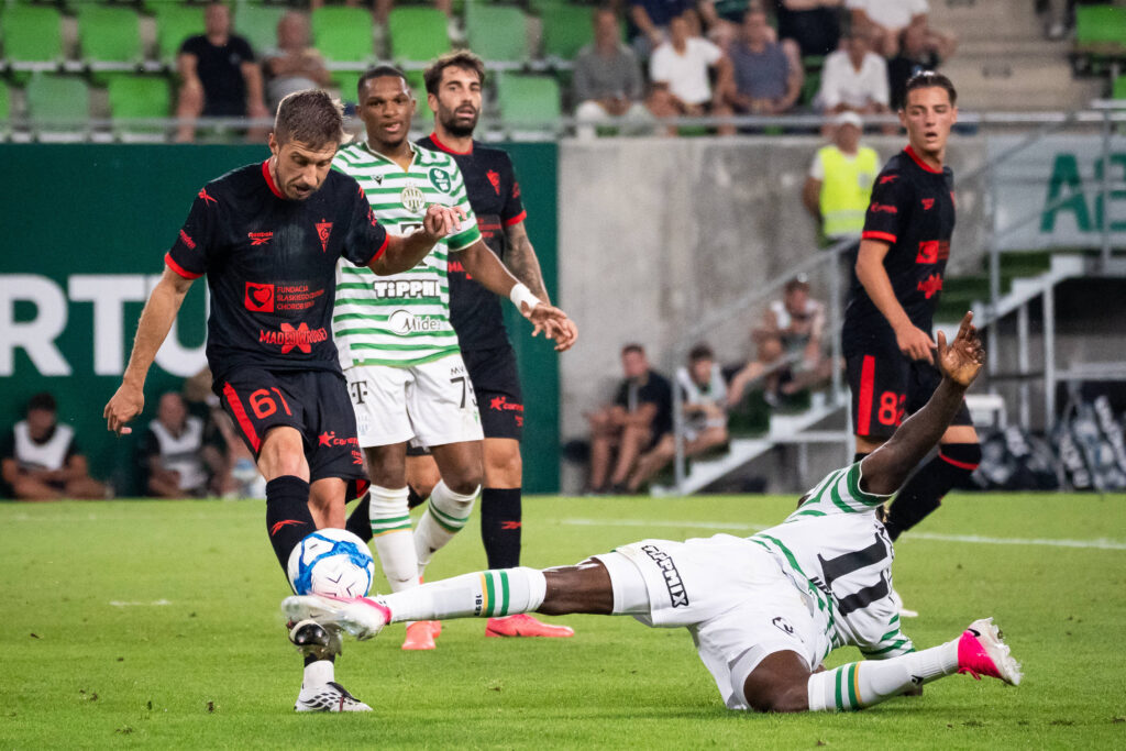 Michal Sacek and Bamiedele Yusuf seen during UEFA Europa League qualifying game between teams of Ferencvaros and Gornik Zabrze Matej Sagan/Ball Raw Images Budapest Groupama Arena Slovakia Copyright: xMatejxSaganx DSC01845
2026.08.05 Budapeszt
pilka nozna , Liga Europy
Ferencvaros Budapeszt - Gornik Zabrze
Foto IMAGO/PressFocus

!!! POLAND ONLY !!!
