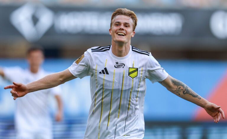 2026.08.15 Gliwice
Pilka nozna PKO Ekstraklasa sezon 2026/2027
Piast Gliwice - Wieczysta Krakow
N/z Tobias Christensen radosc, radosc po golu, radosc po bramce, gol, bramka
Foto Sebastian Sienkiewicz / PressFocus

2026.08.15 Gliwice
Football - Polish PKO Ekstraklasa season 2026/2027
Piast Gliwice - Wieczysta Krakow
Tobias Christensen radosc, radosc po golu, radosc po bramce, gol, bramka
Credit: Sebastian Sienkiewicz / PressFocus