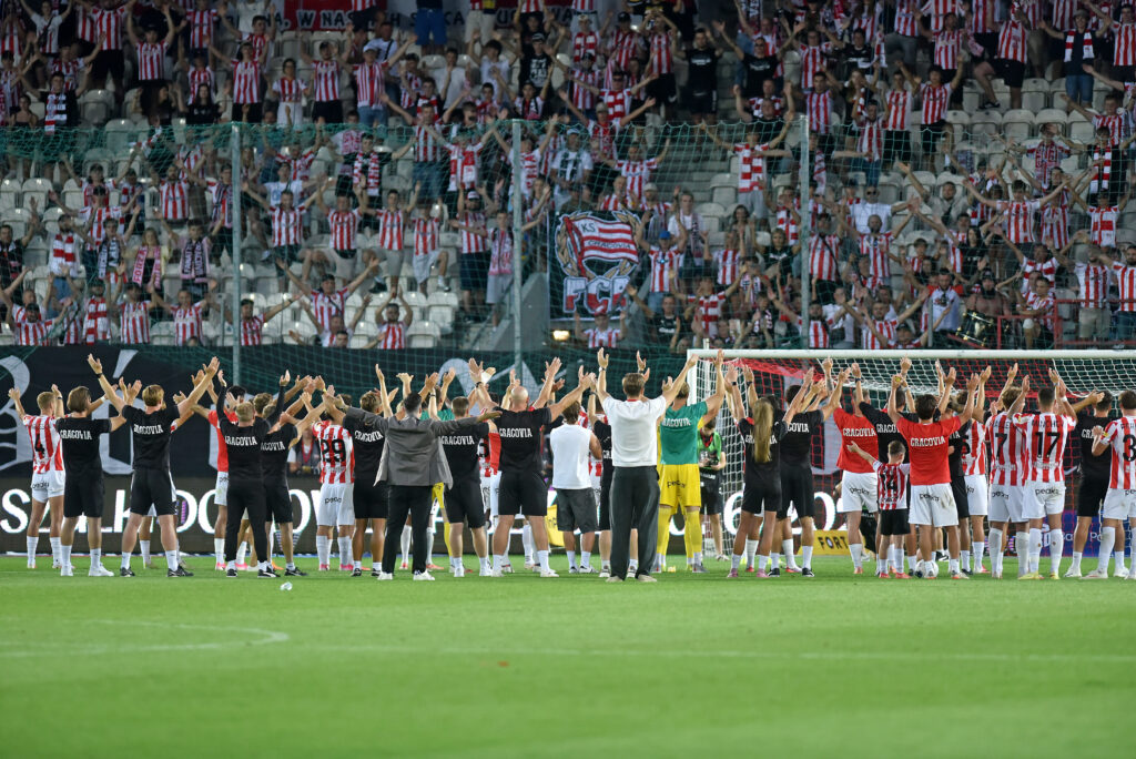 2026.08.16 Krakow
Pilka nozna , PKO BP Ekstraklasa sezon 2026/27
Cracovia Krakow - Rakow Czestochowa
N/z Pilkarze Cracovii, radosc po meczu
Foto Krzysztof Porebski / PressFocus

2026.08.16 Krakow
Football Polish top league , 2026/2027 season
Cracovia Krakow - Rakow Czestochowa
Pilkarze Cracovii, radosc po meczu
Credit: Krzysztof Porebski / PressFocus