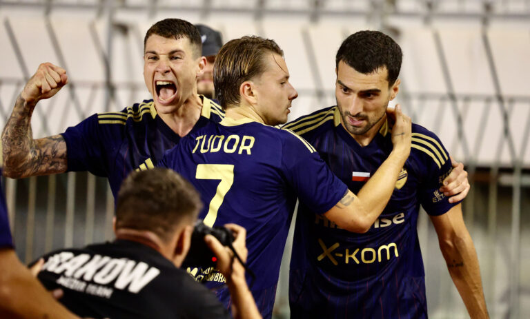 2026.08.20 Split
pilka nozna Liga Konferencji Europy UEFA Ligi Konferencji Sezon 2026/2027
kwalifikacje, runda 4
Hajduk Split - Rakow Czestochowa

N/z Fran Tudor
Mahir Emreli 



Foto Grzegorz Misiak / PressFocus

2026.08.20 Split
Football | UEFA Europa Conference League  Fourth Qualifying Round Season 2026/2027
Hajduk Split – Raków Częstochowa
Fran Tudor
Mahir Emreli 


Credit: Grzegorz Misiak / PressFocus