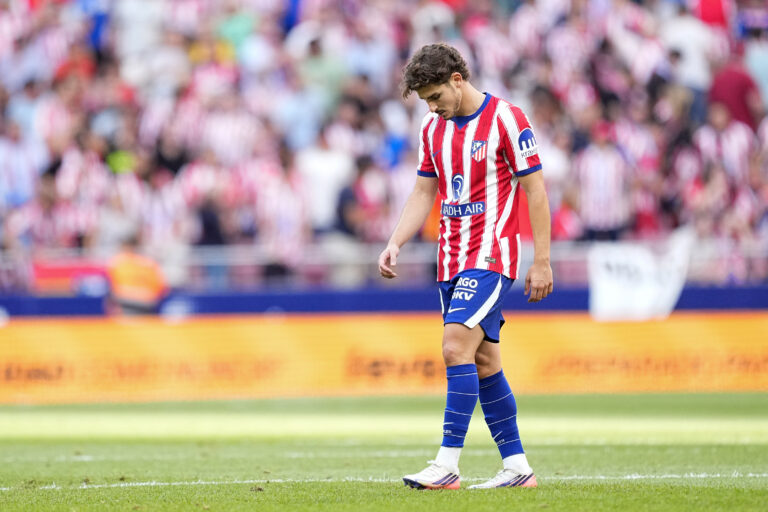 IPA87763505 - Julian Alvarez of Atletico de Madrid leaves the pitch after the match as his own fans boo him over his desire to leave the club during the transfer window after the Spanish championship LaLiga football match between Atletico de Madrid and Villarreal CF on 23 August 2026 at Riyadh Air Metropolitano stadium in Madrid, Spain (Photo by Oscar J Barroso/DPPI/IPA Sport 2/ipa-agency.net/Sipa USA)
2026.08.23 Madryt
pilka nozna liga hiszpanska
Atletico Madryt - Villarreal CF
Foto IPA/SIPA USA/PressFocus

!!! POLAND ONLY !!!