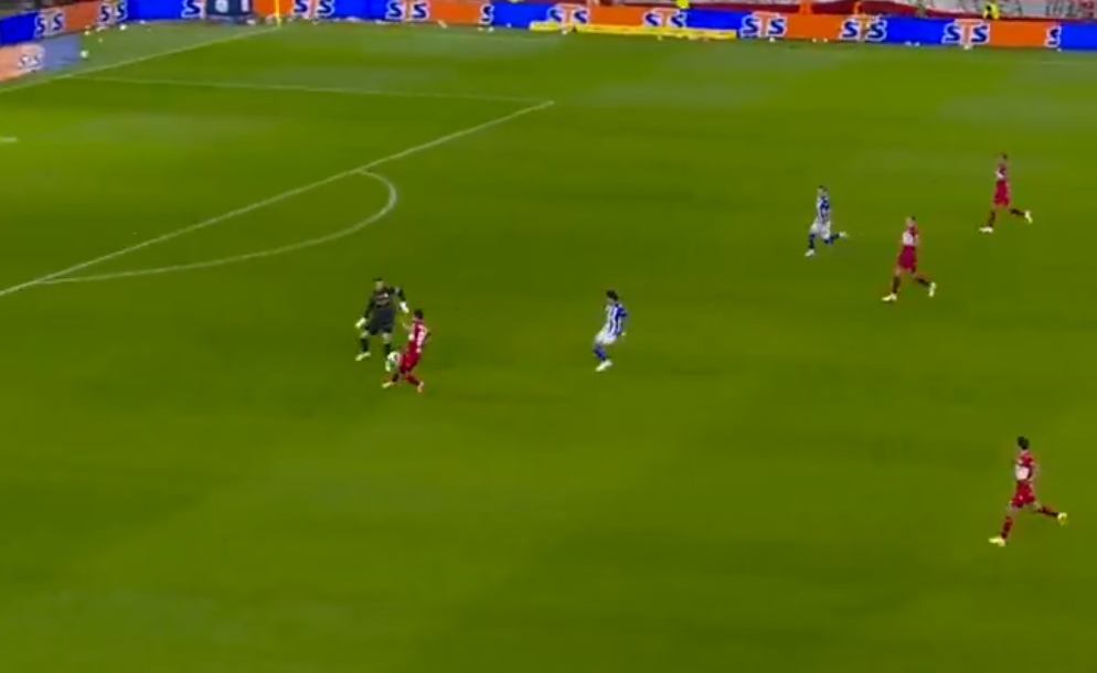 Koszmarny błąd Drągowskiego. Co zrobił bramkarz Widzewa? [WIDEO]