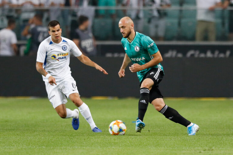 08.08.2019 Warszawa
Pilka nozna
UEFA Liga Europy 2019/2020, trzecia runda kwalifikacyjna, pierwszy mecz
Legia Warszawa - Atromitos Ateny
N/z Charis Charisis, Valeriane Gvilia
Foto Adam Starszynski / PressFocus

08.08.2019 Warsaw
Football
UEFA Europa League 2019/2020, third qualifying round, first leg
Legia Warszawa - Atromitos Ateny
Charis Charisis, Valeriane Gvilia
Credit Adam Starszynski / PressFocus