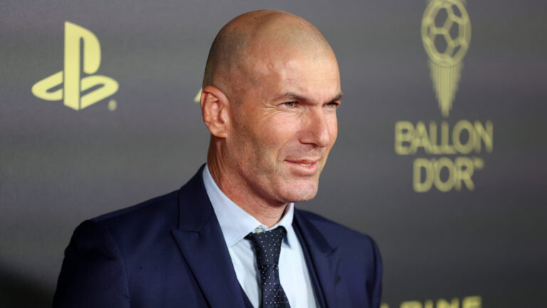 Zinedine Zidane attends the Ballon D'Or photocall at Theatre Du Chatelet In Paris on October 17, 2022 in Paris, France.//03PARIENTE_PARIENTE0466/2210180839/Credit:JP PARIENTE/SIPA/2210180854
2022.10.17 Paryz
Pilka nozna Gala Zlotej Pilki 2022
Zlota Pilka 2022
Foto JP PARIENTE/SIPA/PressFocus

!!! POLAND ONLY !!!