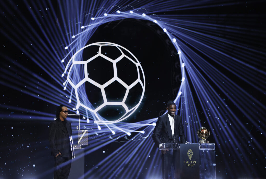 (250923) -- PARIS, Sept. 23, 2025 (Xinhua) -- Paris Saint-Germain's French player Ousmane Dembele (R) speaks after winning the men's Ballon d'Or awards during the 2025 Ballon d'Or France Football award ceremony at the Theatre du Chatelet in Paris, France, on Sept. 22, 2025. (Xinhua/Gao Jing)

2025.09.22 Paryz
pilka nozna 
Zlota Pilka 2025
Foto Gao Jing/Xinhua/PressFocus

!!! POLAND ONLY !!!