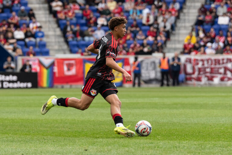 Julian Hall Zakrzewski (16) of Red Bulls controls the ball during regular MLS season game against CF Montreal at Sports Illustrated Stadium in Harrison, NJ on March 8, 2026. CF Montreal won 3 - 0. (Photo by Lev Radin/Sipa USA)
2026.03.08 Nowy Jork
pilka nozna amerykanska liga MLS
New York Red Bulls - CF Montreal
Foto Lev Radin/SIPA USA/PressFocus

!!! POLAND ONLY !!!