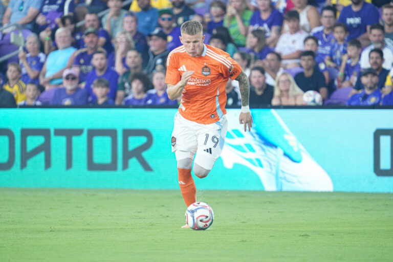 Orlando, Florida, USA, April 18, 2026, Houston Dynamo midfielder Mateusz Bogusz #19 rushes upfield at Inter&amp;Co Stadium.  (Photo by Marty Jean-Louis/Sipa USA)
2026.04.18 Orlando
pilka nozna amerykanska liga MLS
Orlando City SC - Houston Dynamo
Foto Marty Jean-Louis/SIPA USA/PressFocus

!!! POLAND ONLY !!!