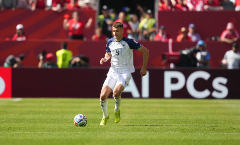 June 12 2026: Samed Bazdar (Bosnia And Herzegovina)  controls the ball during Canada and Bosnia and Herzegovina, FIFA World Cup 2026, at Toronto Stadium in Toronto, Canada. Kim Price/CSM/Sipa USA (Credit Image: © Kim Price/Cal Sport Media/Sipa USA)
2026.06.12 Toronto
pilka nozna , mistrzostwa swiata , mundial 2026
Kanada - Bosnia i Hercegowina
Foto Cal Sport Media/SIPA USA/PressFocus

!!! POLAND ONLY !!!