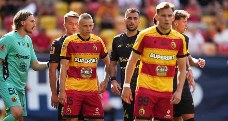 2026.07.25 Bialystok Pilka nozna PKO Ekstraklasa sezon 2026/2027 Mecz 1. kolejki rozgrywek Jagiellonia Bialystok (zolto-czerwone) - Korona Kielce N/z (L-P) Slawomir Abramowicz bramkarz Jagiellonii Bialystok Marcel Pieczek Norbert Wojtuszek Konstantinos Soteriou Nik Prelec Foto Michal Kosc / PressFocus 
2026.07.25 Bialystok Football Polish PKO Ekstraklasa season 2026/2027 Jagiellonia Bialystok - Korona Kielce Credit Michal Kosc / PressFocus