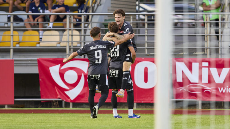 2026.08.02 Pruszkow
Pilka Nozna
Pierwsza Liga Betclic 1 Liga Sezon 2026/2027
Pogon Grodzisk Mazowiecki - Puszcza Niepolomice
N/z Nikodem Niskim radosc, radosc po golu, radosc po bramce, gol, bramka
Foto Radoslaw Makuch / PressFocus

2026.08.02 Pruszkow
Football
Polish Betclic First I League Season 2026/2027
Pogon Grodzisk Mazowiecki - Puszcza Niepolomice
Nikodem Niskim radosc, radosc po golu, radosc po bramce, gol, bramka
Credit: Radoslaw Makuch / PressFocus