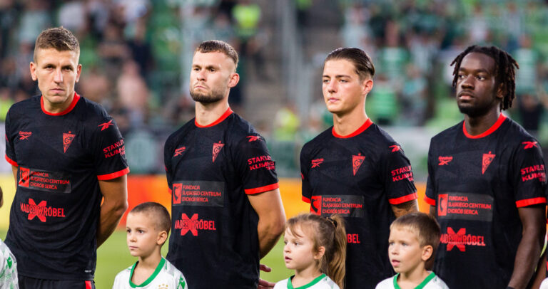 Ferencvaros v Gornik Zabrze, UEFA Europa League qualification, Budapest, Hungary Budapest, Hungary. 05th, August 2026. L-R Rafal Janicki, Erik Prekop and Kacper Urbanski of Gornik Zabrze seen during the UEFA Europa League qualification match between Ferencvaros and Gornik Zabrze at Groupama Arena in Budapest. Hungary, Budapest, Groupama Arena PUBLICATIONxNOTxINxDENxNORxFINxBEL Copyright: xGonzalesxPhoto/BalazsxPopalx
2026.08.05 Budapeszt
pilka nozna , Liga Europy
Ferencvaros Budapeszt - Gornik Zabrze
Foto IMAGO/PressFocus

!!! POLAND ONLY !!!