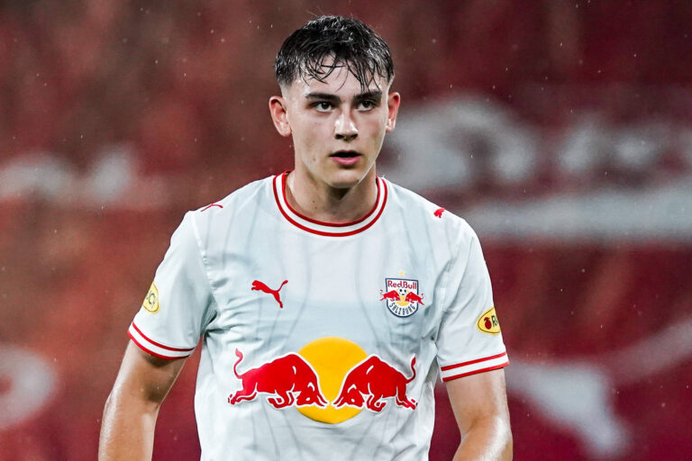 Fussball: Österreich: UEFA Europa League Qualifikation 2026/2027 - 3. Runde, 06.08.2026 - FC Red Bull Salzburg Österreich vs. Pafos FC Zypern - Red Bull Arena Wals-Siezenheim, Österreich Bartosz Mazurek FC Salzburg *** Soccer Austria UEFA Europa League Qualifying 20262027, Round 3, August 6, 2026, FC Red Bull Salzburg Austria vs. Pafos FC Cyprus, Red Bull Arena, Wals-Siezenheim, Austria, Bartosz Mazurek, FC Salzburg Copyright: xLUKAxKOLANOVICx
2026.08.06 Salzburg
pilka nozna , Liga Europy
FC Red Bull Salzburg - Pafos FC 
Foto IMAGO/PressFocus

!!! POLAND ONLY !!!