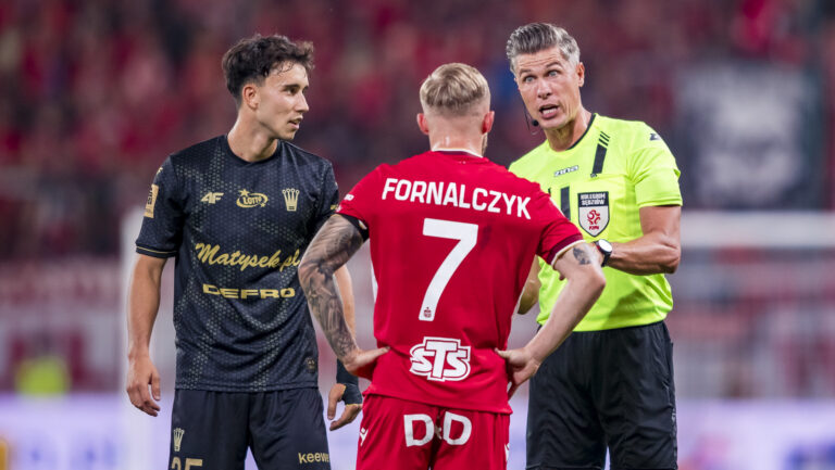 2026.08.15 Lodz Pilka Nozna PKO BP Ekstraklasa Sezon 2026/2027 Widzew Lodz - Korona Kielce N/z Karol Arys Mariusz Fornalczyk Kamil Jakubczyk Foto: Dawid Figura / PressFocus
2026.08.15 Lodz Football Polish PKO BP Ekstraklasa Season 2026/2027 Widzew Lodz - Korona Kielce Karol Arys Mariusz Fornalczyk Kamil Jakubczyk Credit: Credit: Dawid Figura / PressFocus