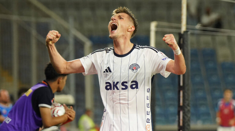 ISTANBUL, TURKEY - AUGUST 30: Adrian Benedyczak of Kasimpasa SK during the Turkish Super League 2026/27 match between Basaksehir FK and Kasimpasa SK at Basaksehir Fatih Terim Stadium on August 30, 2026 in Istanbul, Turkey. Istanbul Basaksehir Turkey Copyright: xSeskimphotox BasakS-KPasa-3008 107
2026.08.30 Stambul
pilka nozna , liga turecka
Istanbul Basaksehir FK - Kasimpasa SK
Foto IMAGO/PressFocus

!!! POLAND ONLY !!!