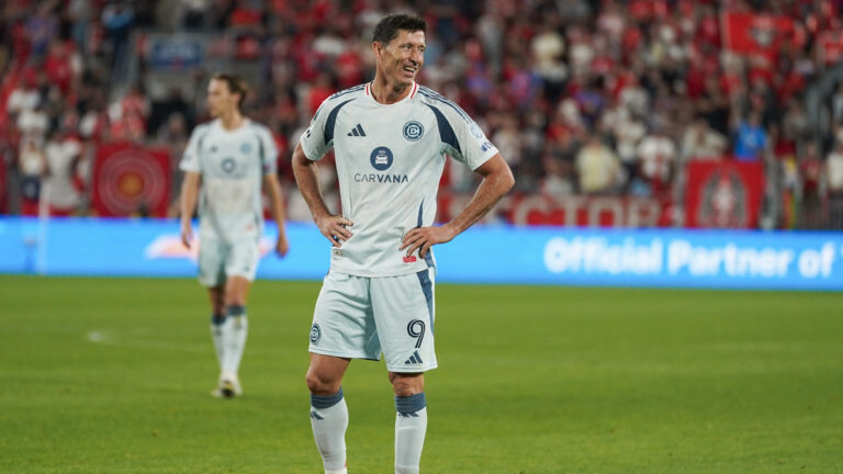 Robert Lewandowski #09 of Chicago Fire FC reacts during the Major League Soccer Match between Toronto FC and Chicago Fire FC at BMO Field Stadium. on September 5, 2026 in Toronto, Canada. (Photo by Leonardo Ramirez/ Eyepix Group/Sipa USA)
2026.09.05 Toronto
pilka nozna amerykanska liga MLS
Toronto FC - Chicago Fire FC
Foto Eyepix/SIPA USA/PressFocus

!!! POLAND ONLY !!!