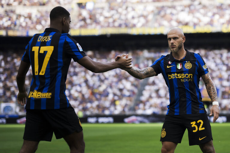 FC Internazionale v SSC Napoli - Serie A Federico Dimarco of FC Internazionale high fives Andy Diouf of FC Internazionale during the Serie A football match between FC Internazionale and SSC Napoli. Milan Italy Copyright: xNicolòxCampox
2026.09.05 Mediolan
pilka nozna , liga wloska
Inter Mediolan - SSC Napoli
Foto IMAGO/PressFocus

!!! POLAND ONLY !!!