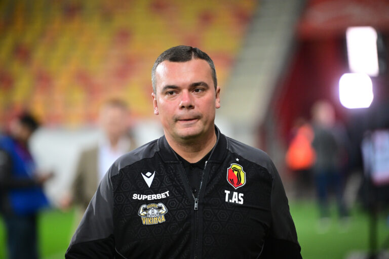 2026.09.06 Bialystok Pilka nozna PKO Ekstraklasa sezon 2026/2027 Mecz 7. kolejki rozgrywek Jagiellonia Bialystok (zolto-czerwone) - Slask Wroclaw N/z Adrian Siemieniec trener Jagiellonii Bialystok szkoleniowiec coach Foto Michal Kosc / PressFocus 
2026.09.06 Bialystok Bialystok Football Polish PKO Ekstraklasa season 2026/2027 Jagiellonia Bialystok - Slask Wroclaw Credit Michal Kosc / PressFocus