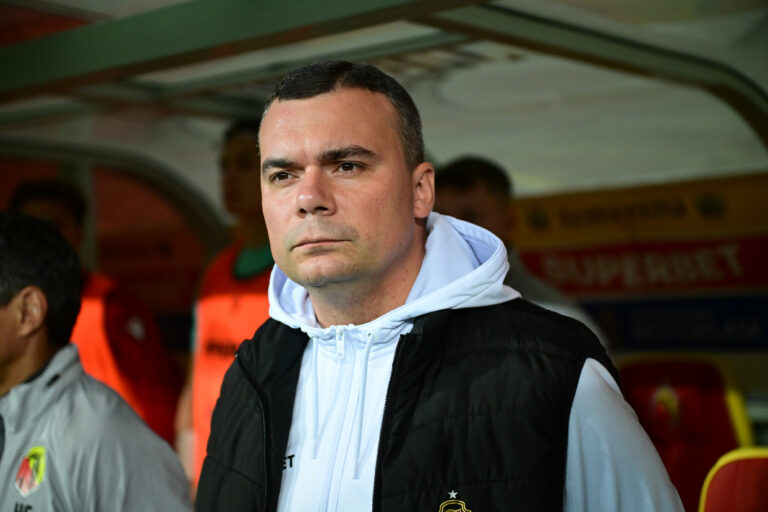 2026.09.06 Bialystok Pilka nozna PKO Ekstraklasa sezon 2026/2027 Mecz 7. kolejki rozgrywek Jagiellonia Bialystok (zolto-czerwone) - Slask Wroclaw N/z Adrian Siemieniec trener Jagiellonii Bialystok szkoleniowiec coach Foto Michal Kosc / PressFocus 
2026.09.06 Bialystok Bialystok Football Polish PKO Ekstraklasa season 2026/2027 Jagiellonia Bialystok - Slask Wroclaw Credit Michal Kosc / PressFocus