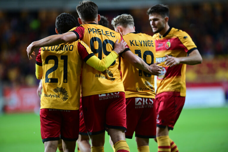 2026.09.06 Bialystok Pilka nozna PKO Ekstraklasa sezon 2026/2027 Mecz 7. kolejki rozgrywek Jagiellonia Bialystok (zolto-czerwone) - Slask Wroclaw N/z zawodnicy Jagiellonii ciesza sie z gola Foto Michal Kosc / PressFocus 
2026.09.06 Bialystok Bialystok Football Polish PKO Ekstraklasa season 2026/2027 Jagiellonia Bialystok - Slask Wroclaw Credit Michal Kosc / PressFocus