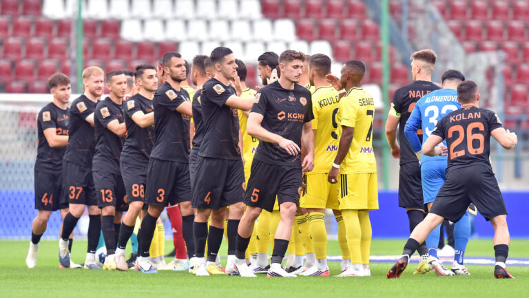 2026.09.07 Krakow
Pilka nozna , PKO BP Ekstraklasa sezon 2026/27
Wieczysta Krakow - Zaglebie Lubin
N/z Pilkarze przed meczem, przywitanie zawodnikow
Foto Krzysztof Porebski / PressFocus

2026.09.07 Krakow
Football Polish top league , 2026/2027 season
Wieczysta Krakow - Zaglebie Lubin
Pilkarze przed meczem, przywitanie zawodnikow
Credit: Krzysztof Porebski / PressFocus