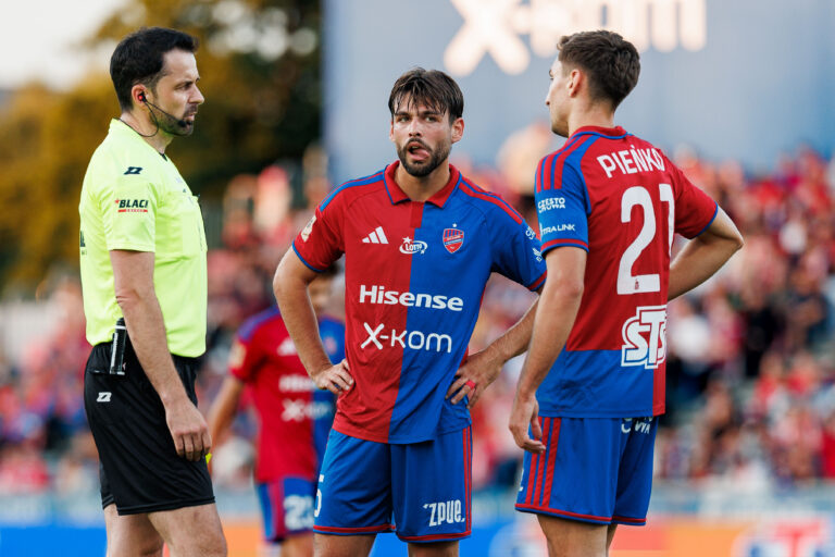 2026.09.15 Czestochowa
Pilka nozna PKO Ekstraklasa sezon 2026/2027
Rakow Czestochowa - KGHM Zaglebie Lubin
N/z Daniel Stefanski (Sedzia Referee) Marko Bulat Tomasz Pienko
Foto Tomasz Folta / PressFocus

2026.09.15 Czestochowa
Football PKO Ekstraklasa season 2026/2027
Rakow Czestochowa - KGHM Zaglebie Lubin
Daniel Stefanski (Sedzia Referee) Marko Bulat Tomasz Pienko
Credit: Tomasz Folta / PressFocus