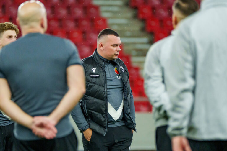 Adrian Siemieniec seen during Jagiellonia official training session before UEFA Europa League 26 27 league phase MD1 match between teams of Olympiacos and Jagiellonia Bialystok Lukasz Germaniuk / Ball Raw Images Piraeus Stadio Georgios Karaiskakis Greece Copyright: xLukaszxGermaniukx 260915WSZ-47
2026.09.15 Pireus
pilka nozna , Liga Europy
Przygotowania do meczu Olympiakos Pireus - Jagiellonia Bialystok
Foto IMAGO/PressFocus

!!! POLAND ONLY !!!