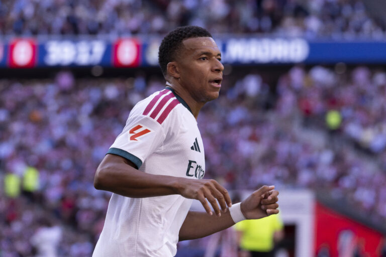 Atletico de Madrid v Real Madrid CF - La Liga EA Sports 2026 27 September 20, 2026, Riyadh Air Metropolitano Stadium, Madrid, Spain: Kylian Mbappe of Real Madrid claims to the referee during La Liga EA Sports match between Atletico de Madrid and Real Madrid at Riyadh Air Metropolitano Stadium on September 20, 2026 in Madrid, Spain. Madrid Riyadh Air Metropolitano Stadium Madrid Spain *** Atlético de Madrid vs. Real Madrid CF, La Liga EA Sports 2026, September 20, 2026, Riyadh Air Metropolitano Stadium, Madrid, Spain Kylian Mbappé of Real Madrid argues with the referee during the La Liga EA Sports match between Atlético Madrid and Real Madrid at Riyadh Air Metropolitano Stadium on September 20, 2026, in Madrid, Spain Madrid Riyadh Air Metropolitano Stadium Madrid Spain Copyright: xAlejandroxMatiasxAcostax
2026.09.20 Madryt
pilka nozna ,  liga hiszpanska
Atletico Madryt - Real Madryt
Foto IMAGO/PressFocus

!!! POLAND ONLY !!!