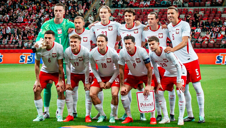 2026.09.25 Warszawa
Pilka nozna, UEFA, Liga Narodow,
Polska - Bosnia i Hercegowina
N/z hymn national anthem druzyna zdjecie druzynowe
Foto Mateusz Porzucek PressFocus

2026.09.25 Warszawa
UEFA Nations League Group Stage,
Poland - Bosnia and Herzegovina
Polska - Bosnia i Hercegowina
hymn national anthem druzyna zdjecie druzynowe
Credit: Mateusz Porzucek PressFocus