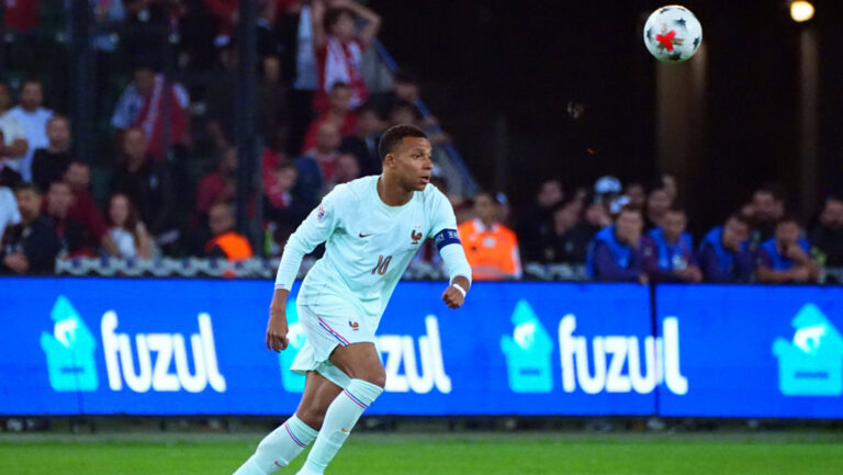 KOCAELI , TURKEY , SEPTEMBER 25 : Kylian Mbappe of France during the UEFA Nations A League Group 1 match between Turkey and France at Kocaeli Turca Stadium on September 25, 2026 , in Kocaeli Turkey .  Photo by Seskimphoto  Kocaeli TURKEY Kocaeli TURKEY Copyright: xSeskimphotox Turkiye-France-2509 201
2026.09.25 Kocaeli
pilka nozna Liga Narodow UEFA 
Turcja - Francja
Foto IMAGO/PressFocus

!!! POLAND ONLY !!!