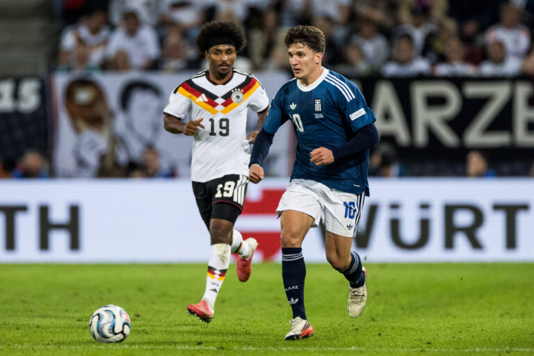 AUGSBURG, GERMANY - SEPTEMBER 27: Christos Tzolis Greece, 10 controls the ball against Karim Adeyemi Germany, 19 during the UEFA Nations League match between Germany vs. Greece at WWK Arena on matchday 2 of the UEFA Nations League on September 27, 2026 in Augsburg, Germany. Bavaria Germany Copyright: xSteffiexWunderlx
2026.09.27 Augsburg
pilka nozna , Liga Narodow UEFA
Niemcy - Grecja
Foto IMAGO/PressFocus

!!! POLAND ONLY !!!