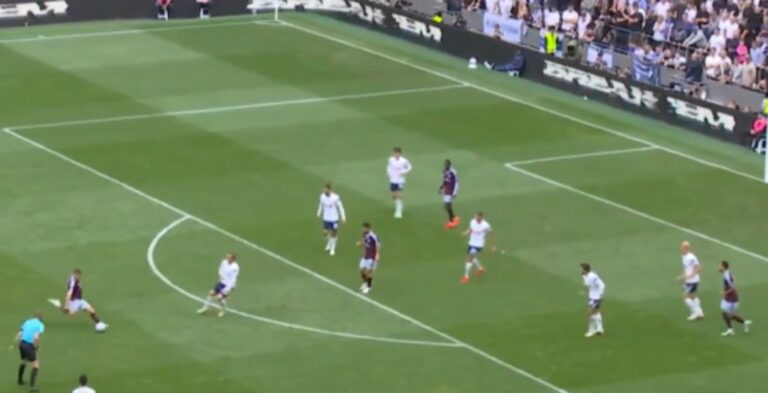 Kosmiczny gol w Premier League! Idealne uderzenie [WIDEO]