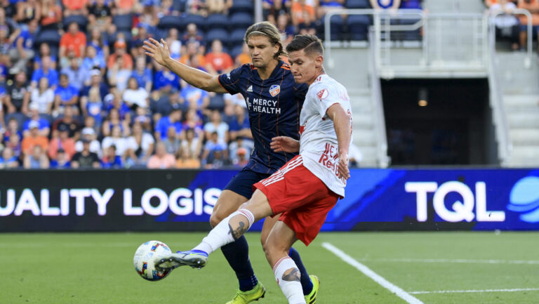 Jul 9, 2022; Cincinnati, Ohio, USA;  New York Red Bulls forward Patryk Klimala (9) controls the ball against FC Cincinnati defender Nick Hagglund (4) in the first half at TQL Stadium. Mandatory Credit: Aaron Doster-USA TODAY Sports/Sipa USA
2022.07.09 Cincinnati
pilka nozna amerykanska liga MLS
MLS: New York Red Bulls at FC Cincinnati
Foto Aaron Doster-USA TODAY Sports/SIPA USA/PressFocus

!!! POLAND ONLY !!!