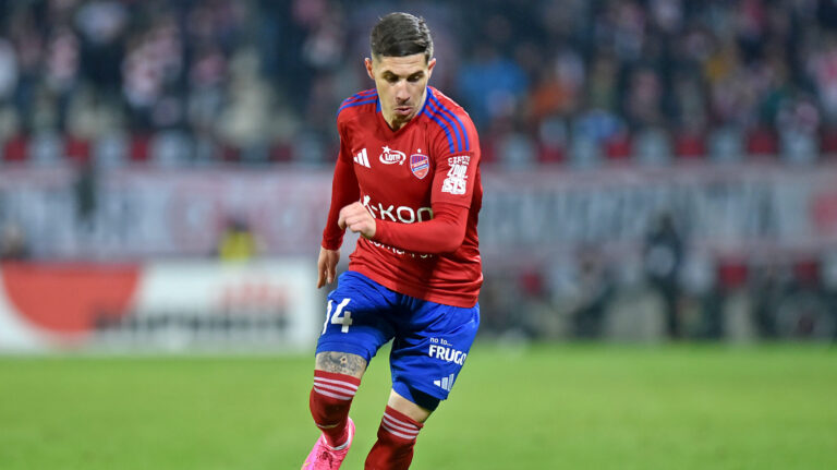 2025.02.01 Krakow
Pilka nozna , PKO BP Ekstraklasa sezon 2024/25
Cracovia Krakow - Rakow Czestochowa
N/z Srdjan Plavsic
Foto Krzysztof Porebski / PressFocus

2025.02.01 Krakow
Football Polish top league , 2024/2025 season
Cracovia Krakow - Rakow Czestochowa
Srdjan Plavsic
Credit: Krzysztof Porebski / PressFocus
