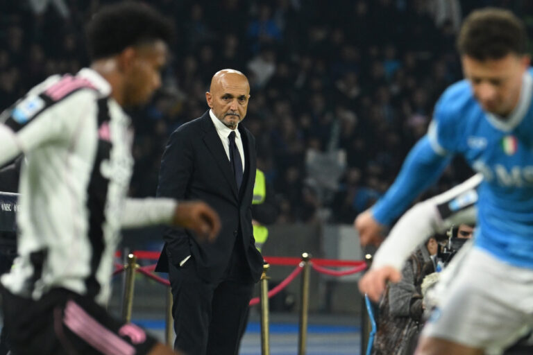 Luciano Spaletti coach of Juventus FC looks during the Serie A Enilive match between SSC Napoli vs Juventus FC at Diego Armndo Maradona Stadium (Photo by Agostino Gemito/IPA Sport / ipa-agency.net/IPA/Sipa USA)
2025.12.07 Neapol
pilka nozna liga wloska
SSC Napoli - Juventus Turyn
Foto IPA/SIPA USA/PressFocus

!!! POLAND ONLY !!!