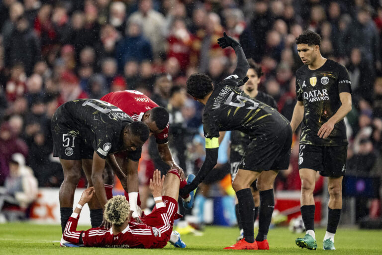 LIVERPOOL, ENGLAND- APRIL 14: Hugo Ekitike of Liverpool injured during a UEFA Champions League 2025/26 match between Liverpool and Paris Saint-Germain in Liverpool on April 14, 2026 (Photo by Will Palmer/Sports Press Photo) - Photo : Will Palmer/Sports Press Photo/Will Palmer / Psnewz/ SIPA /00325037_0043/Credit:PSNEWZ/SIPA/2604142202
2026.04.14 Liverpool
pilka nozna liga mistrzow
FC Liverpool - Paris Saint-Germain
PSG
Foto PSNEWZ/SIPA/PressFocus

!!! POLAND ONLY !!!