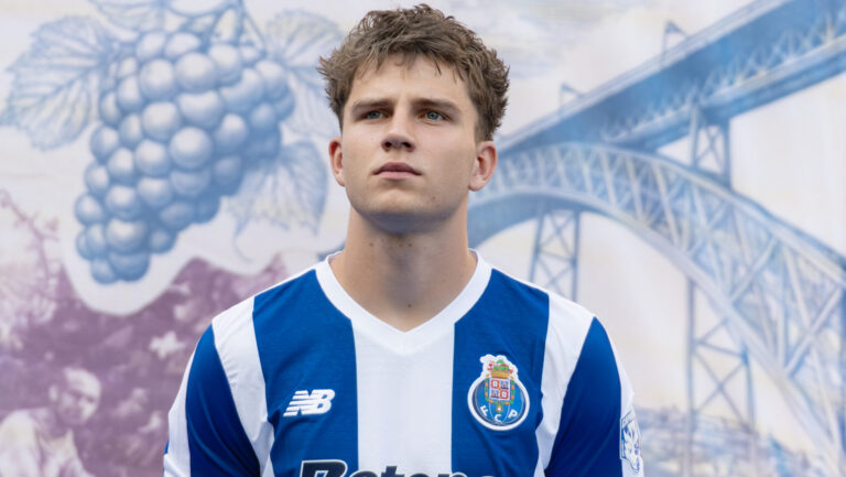IPA87038559 - Oskar Pietuszewski of Porto during the Friendly football match between FC Porto and Aston Villa FC on 25 July 2026 at Estádio do Dragão in Porto, Portugal (Photo by /Sipa USA)
2026.07.25 Porto
Pilka nozna sparing mecz towarzyski
FC Porto - Aston Villa FC
Foto IPA/SIPA USA/PressFocus

!!! POLAND ONLY !!!