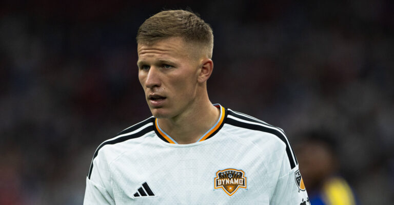 Mateusz Bogusz seen during MLS, Fussball Herren, USA game between teams of Vancouver Whitecaps and Houston Dynamo FC Gael Amador/Ball Raw Images Vancouver BC Place Canada Copyright: xGaelxAmadorx Whitecaps_VS_Houston0107
2026.08.19 Vancouver
pilka nozna , amerykanska liga MLS
Vancouver Whitecaps - Houston Dynamo FC 
Foto IMAGO/PressFocus

!!! POLAND ONLY !!!