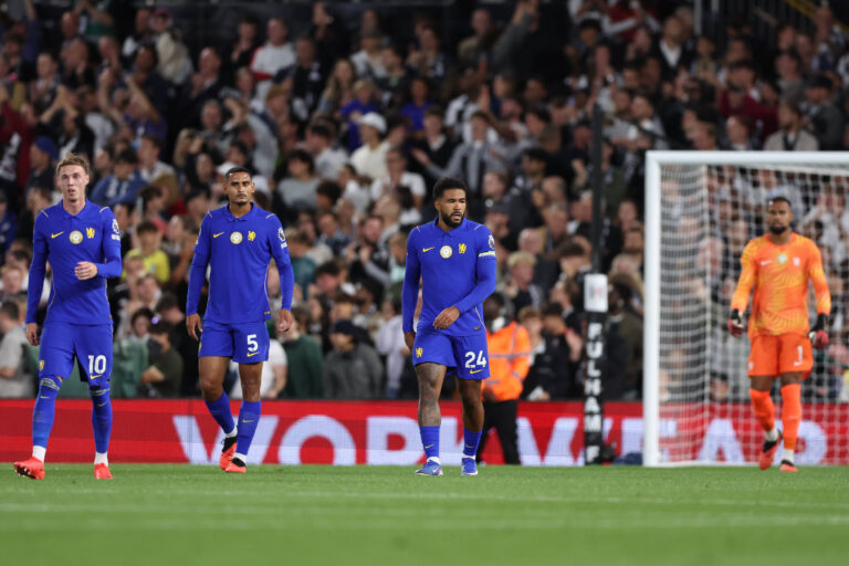 London, England, 24th August 2026. Maxence Lacroix 2nd L and Reece James C of Chelsea look dejected after Joshua King of Fulham scores to make it 1-1 during the Fulham vs Chelsea Premier League match at Craven Cottage, London. Picture credit should read: David Klein / Sportimage EDITORIAL USE ONLY. No use with unauthorised audio, video, data, fixture lists, club/league logos or live services. Online in-match use limited to 120 images, no video emulation. No use in betting, games or single club/league/player publications. SPI_078_DK_Fulham_Chelsea SPI-4933-0078
2026.08.24 Londyn
pilka nozna , liga angielska
Fulham - Chelsea Londyn
Foto IMAGO/PressFocus

!!! POLAND ONLY !!!