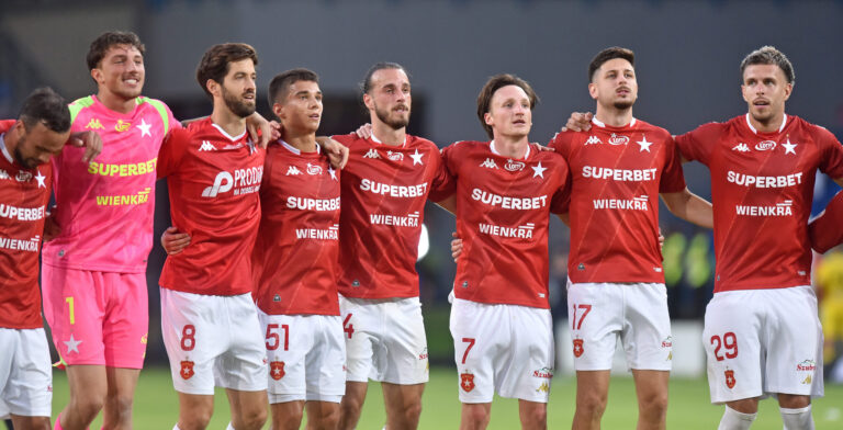 2026.08.29 Krakow
Pilka nozna , PKO BP Ekstraklasa sezon 2026/27
Wisla Krakow - Wieczysta Krakow
N/z Pilkarze Wisly, radosc po meczu, Jeremy Guillemenot, Marcel Lubik, Marc Carbo Bellapart, Maciej Kuziemka, Raoul Giger, Julius Ertlthaler, Marko Bozic, Darijo Grujcic
Foto Krzysztof Porebski / PressFocus

2026.08.29 Krakow
Football Polish top league , 2026/2027 season
Wisla Krakow - Wieczysta Krakow
Pilkarze Wisly, radosc po meczu, Jeremy Guillemenot, Marcel Lubik, Marc Carbo Bellapart, Maciej Kuziemka, Raoul Giger, Julius Ertlthaler, Marko Bozic, Darijo Grujcic
Credit: Krzysztof Porebski / PressFocus