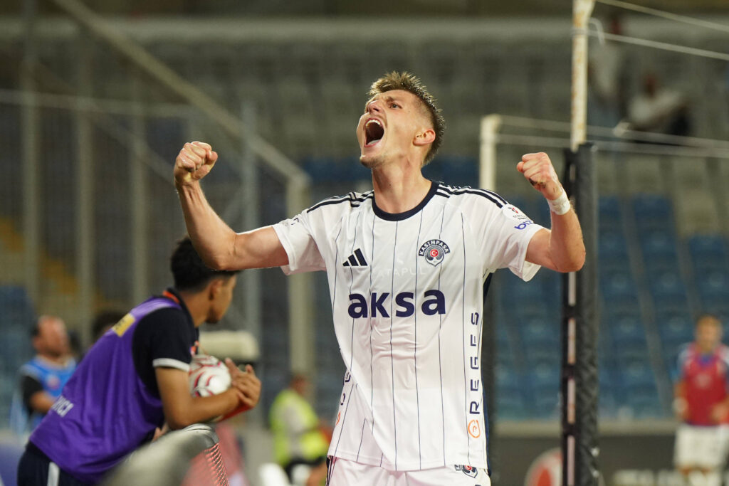 ISTANBUL, TURKEY - AUGUST 30: Adrian Benedyczak of Kasimpasa SK during the Turkish Super League 2026/27 match between Basaksehir FK and Kasimpasa SK at Basaksehir Fatih Terim Stadium on August 30, 2026 in Istanbul, Turkey. Istanbul Basaksehir Turkey Copyright: xSeskimphotox BasakS-KPasa-3008 107
2026.08.30 Stambul
pilka nozna , liga turecka
Istanbul Basaksehir FK - Kasimpasa SK
Foto IMAGO/PressFocus

!!! POLAND ONLY !!!